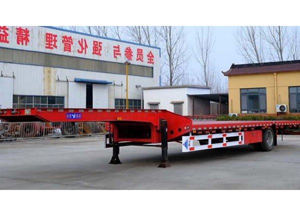 低平板半掛車(chē)