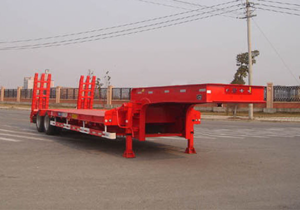 低平板半掛車(chē)