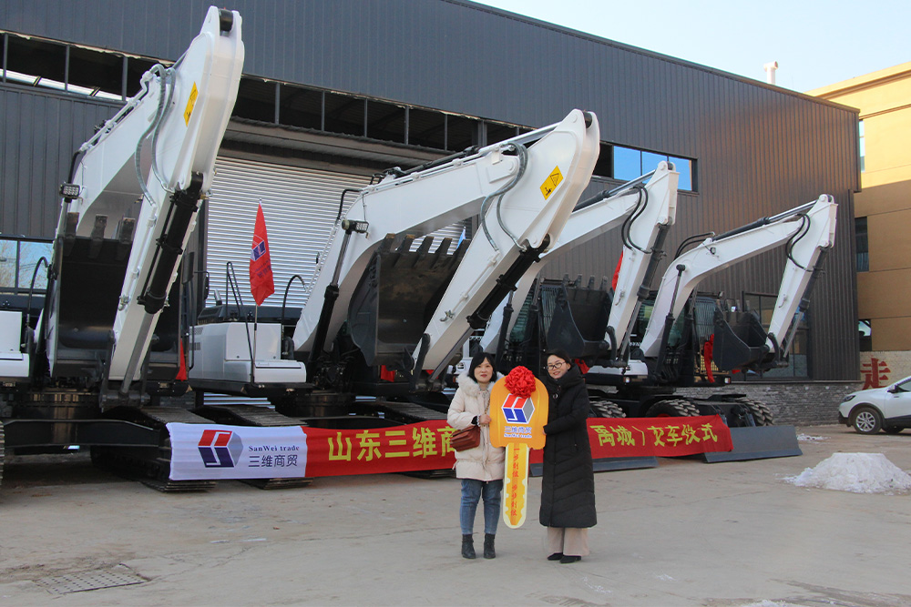 挖機(jī)出口批量發(fā)交